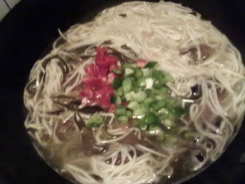 骨汤排骨面步骤6
