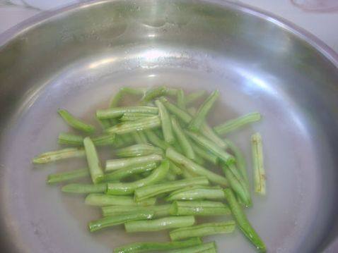 豆角挂面步骤1