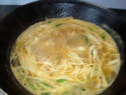 豆角挂面步骤6