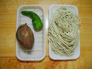 蒜香红薯焖面步骤1