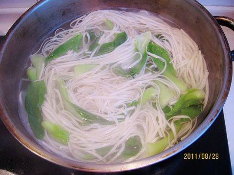 豆丁炸酱面步骤10