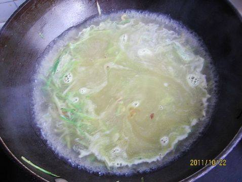 萝卜丝虾仁面步骤4