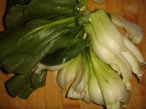 青菜烧方便面步骤1