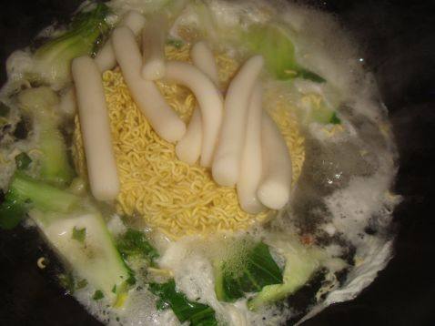 青菜烧方便面步骤4