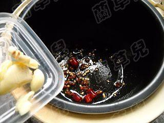 麻辣豆芽焖面步骤4