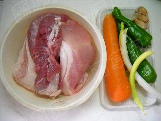 青椒豆酱肉丝鸡蛋面步骤1