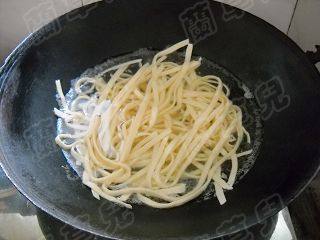 青椒豆酱肉丝鸡蛋面步骤15