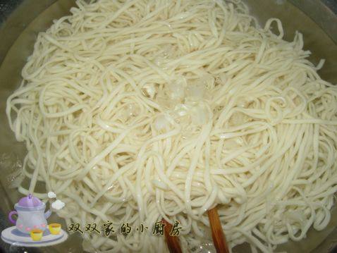 花生炸酱面步骤17