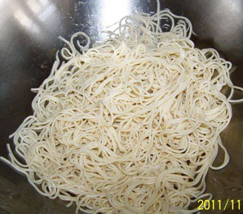 杂蔬炒面步骤3