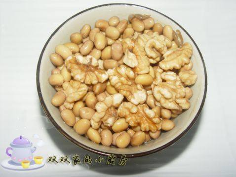 核桃豆浆凉面步骤1