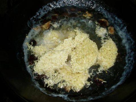 鸡蛋泡面步骤6