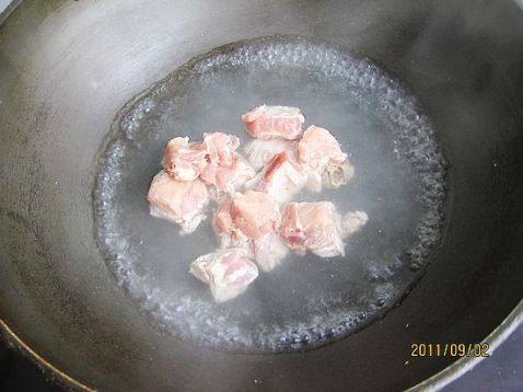 排骨炸酱面步骤1