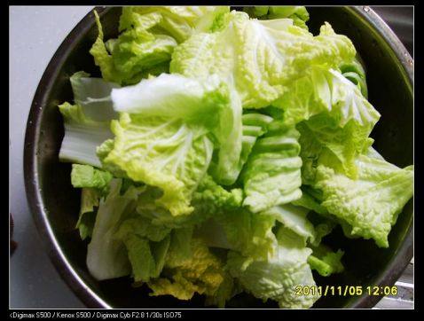 鸡蛋白菜拽面条步骤7