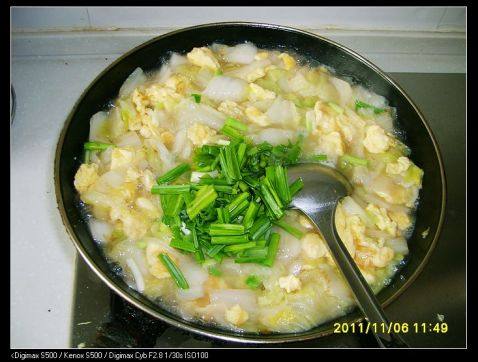 鸡蛋白菜拽面条步骤19