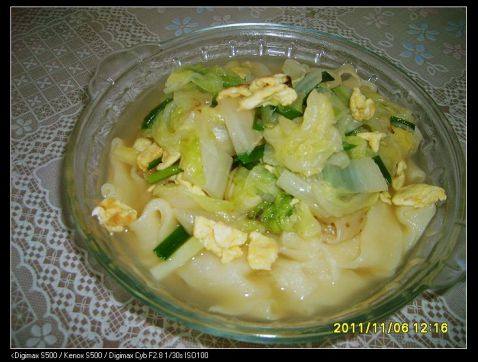 鸡蛋白菜拽面条步骤27
