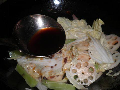 蔬菜热汤面步骤6