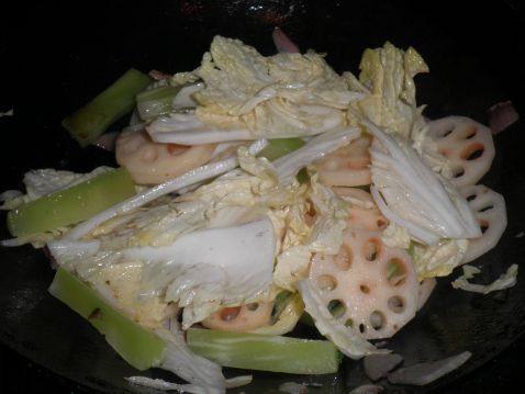蔬菜热汤面步骤5