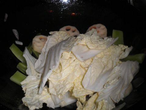 蔬菜热汤面步骤4
