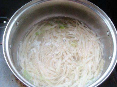 煎蛋麻油拌面步骤6