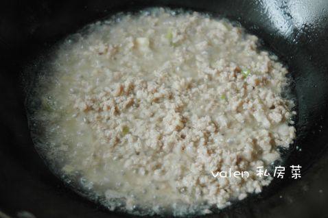 飘香美味菌菇番茄肉酱步骤3