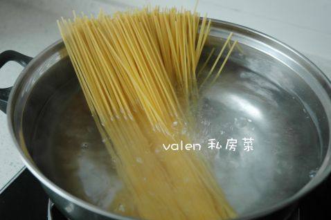 飘香美味菌菇番茄肉酱步骤5