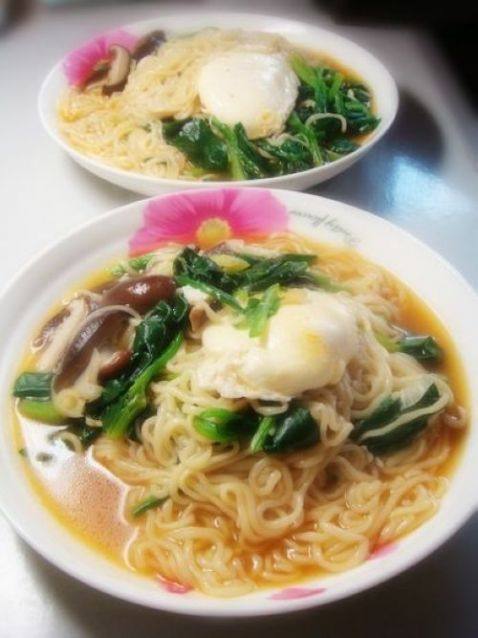 香菇菠菜鸡蛋面步骤10