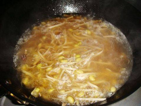 豆芽炝锅面步骤8