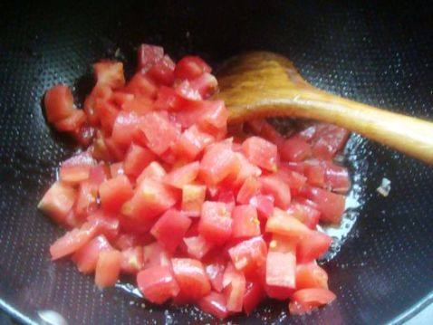 西红柿鸡蛋炸酱面步骤7