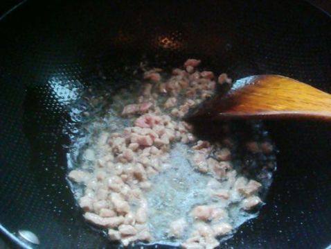 茄丁肉酱绿豆面步骤4