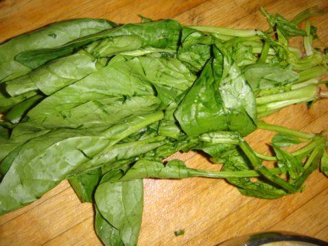 菠菜鸡蛋面条步骤2