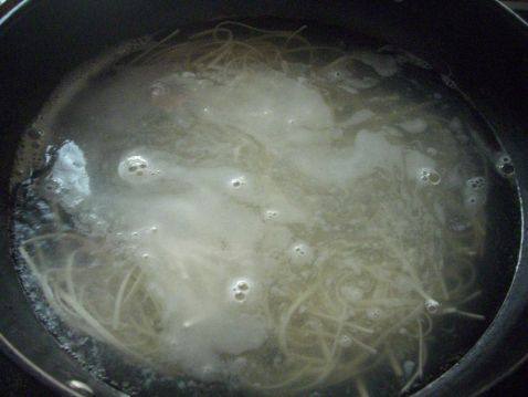 鸭汤面步骤3