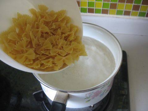 番茄蝴蝶面步骤2