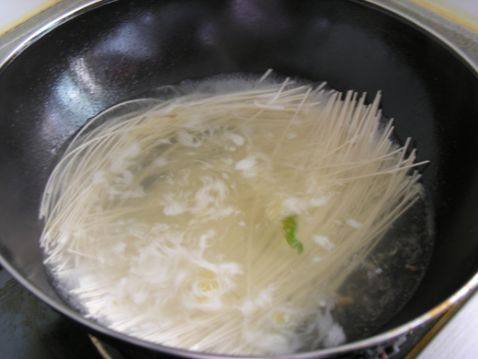 青菜肉丝面步骤8