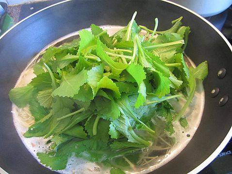 鸡肝芥菜小米面步骤3