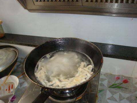 番茄鸡蛋刀削面步骤10