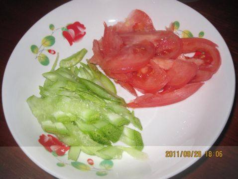 新鲜蔬菜炸酱面步骤6