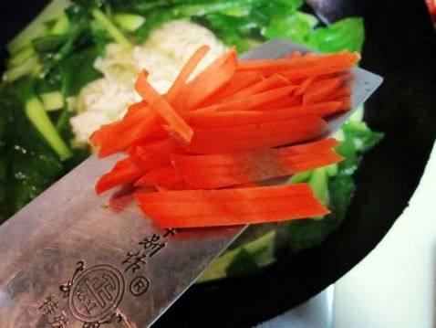 牛肉面汤面步骤5