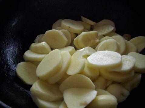 土豆汤面步骤3