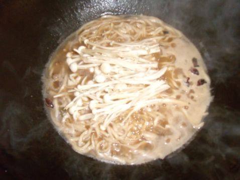 金针菇肉丝鸡汤面步骤10