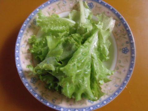 金针菇肉丝鸡汤面步骤3