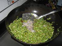 虾仁菜豆面步骤6