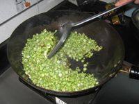 虾仁菜豆面步骤5