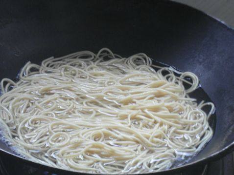 武汉热干面步骤3