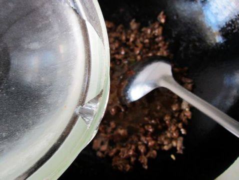 香菇牛肉炸酱面步骤6