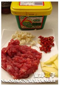豆酱蒜香牛肉拌面步骤2