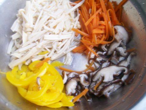 肉末炸酱面步骤4