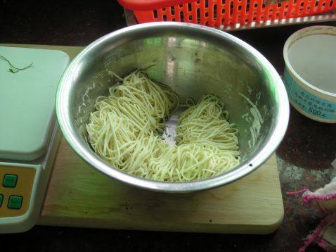 压面机版鸡汤面步骤7