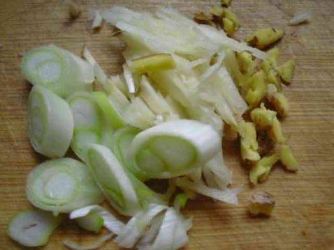 香菇木耳肉打卤面步骤4