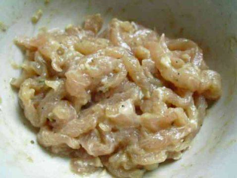 香菇木耳肉打卤面步骤1