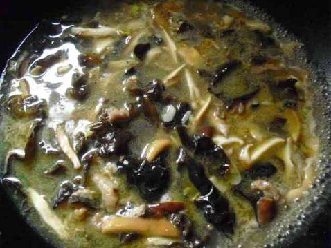 香菇木耳肉打卤面步骤9